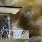 Incendio Ciampino, la Regione: «In 8 comuni vicino Roma finestre e porte chiuse, limitare uso dei condizionatori»