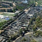 Incendio a Roma, la pista del traffico dei rifiuti tossici: l’innesco sarebbe partito da un campo rom