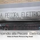 Incendio alla Pecora Elettrica, caffetteria-libreria a Roma Video