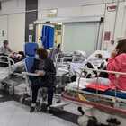 Ospedale Cardarelli di Napoli, è caos barelle: scatta lo stop ai ricoveri