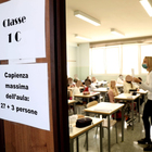Covid, contagi e mancanza di docenti, 11 presidi firmano la richiesta: «Meglio fermare le lezioni»