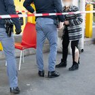 Roma, sparatoria tra la folla a Tor Bella Monaca: anziana ferita da un proiettile, ma nessuno testimonia