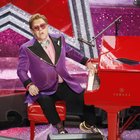 Elton John abbandona il palco in lacrime: «È malato». Concerto interrotto ma standing ovation