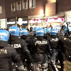 Cospito, anarchici a Milano: scontri con forze dell'ordine