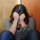 Abusano di una ragazza di 16 anni attirandola dietro a un bar: processo per due marocchini