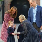 immagine Kate e William, Charlotte al primo giorno di scuola: il gesto della principessina non passa inosservato