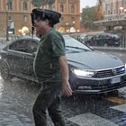 Napoli, piove dopo mesi di siccità: "Rischio idrogeologico dopo gli incendi dell'estate"