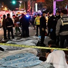 Seul, strage Halloween: «la polizia ebbe più segnalazioni di pericolo». I morti salgono a 156