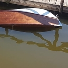 Barchino si rovescia a Venezia: 5 ragazzi in acqua, uno in codice rosso per sindrome di annegamento