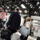 • Il 47% degli italiani non rinuncia alla vacanza. Aeroporti pieni