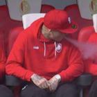Nainggolan fuma in panchina prima della partita, l'Anversa lo sospende a tempo indeterminato FOTO