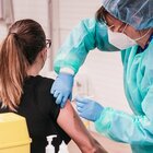 Vaccini, quarta dose esclusa in Italia