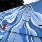 «Occhio alla prevenzione», l'iniziativa per la festa della donna: Komen Italia inaugura il murale per la lotta al tumore al seno