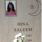 Hina Saleem, uccisa dal padre perché "troppo occidentale". Il fratello toglie la foto dalla lapide: «Troppo scoperta»