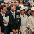 Harry e Meghan mai più in Inghilterra? La freddezza della Regina Elisabetta e la "buca" di William e Kate. «Sono infuriati»