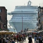 Grandi navi dirottate da Venezia a Marghera: l'attracco temporaneo deciso dai ministri