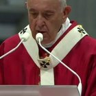 Il Papa ai credenti: non basta avere un rosario in mano, bisogna imparare ad adorare Dio e non il proprio Io
