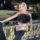 Oriana Marzoli alla festa del Gf Vip, il suo look sexy fa innamorare i fan: «Stupenda, sembri una bambolina»