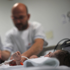 Neonato di 4 mesi si sente male nella notte: il piccolo Davide muore poco dopo all'ospedale
