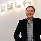 Tesla, Musk vende altre azioni per oltre 960 milioni di dollari