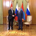 Putin organizza vertice a Sochi tra Armenia e Azerbaijan per fermare la guerra