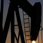 • Petrolio, il barile scende sotto i 28 dollari