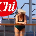Camilla vacanze da single, fuga sullo yatch in Sardegna senza Carlo