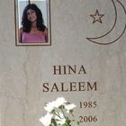 Hina, uccisa dal padre perché "occidentale": il fratello stacca la foto dalla lapide: «Troppo osé»