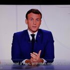 Macron in diretta tv: picco Covid passato, dal 28 negozi aperti. Niente sci a Natale. Vaccino tra dicembre e gennaio
