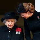 Kate Middleton, le sorprendenti lezioni di eleganza ricevute dalla regina prima di sposare William
