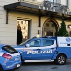 Firenze, fratelli di 26 e 20 anni trovati morti dal papà nella stanza di un hotel. «Stroncati da un mix di alcol e droga»