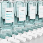 Vaccini Covid, mestruazioni abbondanti con Pfizer e Moderna: l'Ema inserisce un nuovo disturbo tra gli effetti collaterali