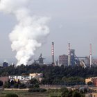 Ilva, Patuanelli: ArcelorMittal rinunci ai 5mila esuberi. I commissari: a Taranto riserve al minimo