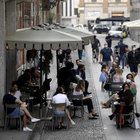 Lombardia, Fontana contro la movida: «Sindaci e prefetti usino massimo rigore». Oggi 441 nuovi casi