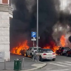 Incendio a Milano: «Non ci sono vittime, a fuoco anche appartamenti»