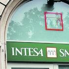 immagine Mutui, Intesa Sanpaolo offre ai giovani mini-rate e spese dimezzate: finanziamenti per il 100% della casa e per 10 anni si pagano solo gli interessi