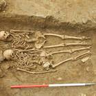 Gli scheletri che si tengono per mano: un amore lungo 700 anni