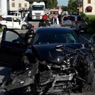 La Panda di servizio del postino in frontale contro una Porsche: 2 feriti, grave una donna