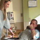 Papà scopre che la figlia gli ha donato un rene e scoppia in lacrime: «Perché lo hai fatto? VIDEO