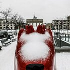 Gelo record in Germania: centinaia bloccati in autostrada, Berlino sepolta dalla neve