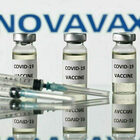 Novavax, il vaccino "tradizionale" che affianca quelli a mRna: come funziona e quando arriva