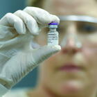 Vaccino Pfizer, studio UK: una dose riduce del 72% il rischio di infezione