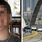 Vuole fare un video social e precipita dal ponte: morto ragazzo di 17 anni. L'accusa del padre: «Non aveva nemmeno il telefono»