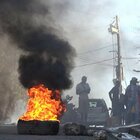Haiti, continua il caos nella capitale: assalti ad aeroporto e ospedale. Ancora nessuna notizia del premier