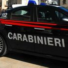 Donna accoltellata e trovata sanguinante in strada: l'orrore a Roma, arrestato il compagno