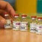Vaccino AstroZeneca, le Regioni hanno utilizzato solo 110 mila dosi su 542 mila