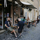 A Roma i ristoranti restano chiusi. Raggi, rissa con Casapound
