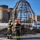 Venere degli stracci: i resti dopo l'incendio a Napoli