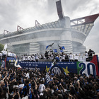Scudetto Inter, la festa della squadra sul bus e il trionfo di Simone Inzaghi: «Quasi 100 mila tifosi»