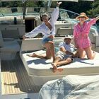 Michelle Hunziker, vacanza in yacht con Aurora Ramazzotti e Goffredo: «In paradiso con la famiglia»
